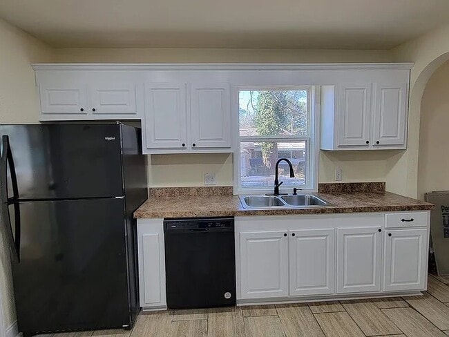 Photo - 902 Lafayette St