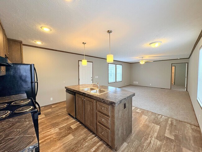 Photo - 10694 State Rte 762