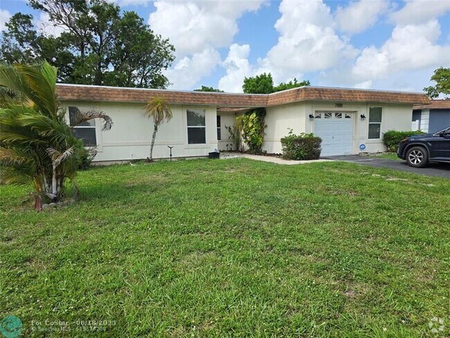 Building Photo - 7816 NW 70th Terrace Rental