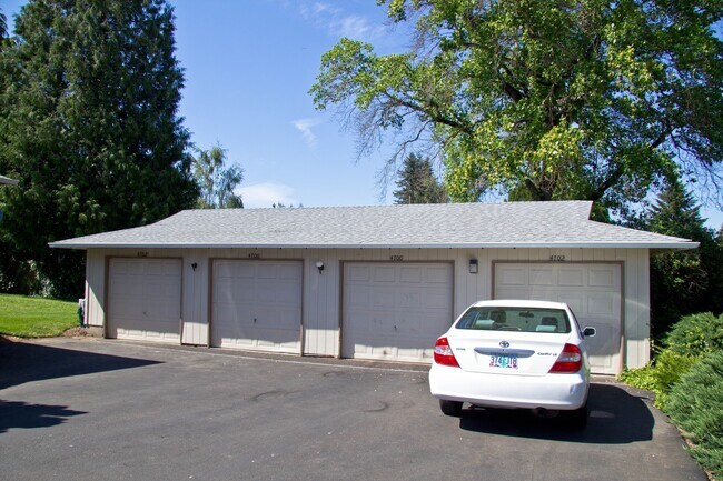 Photo - Stoneridge Duplexs