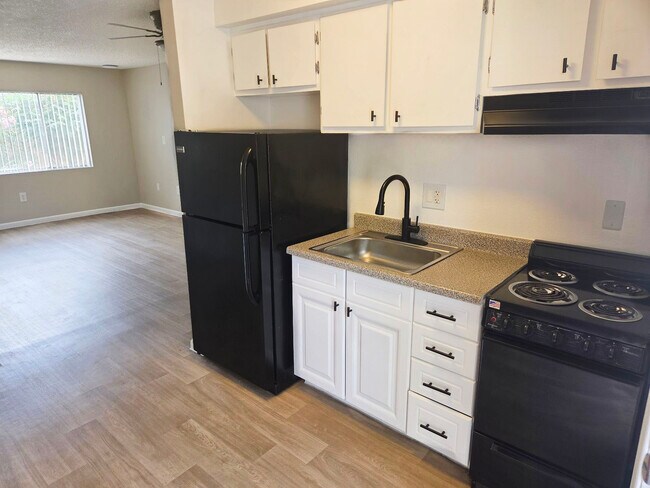 1BR, 1 BTH - Kitchen - Ogden Villas