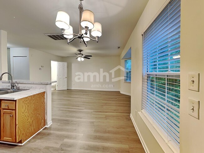 Photo - 2018 Buffalo Way