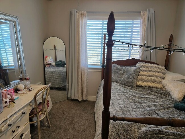 Photo - 284 Eaglewood Dr