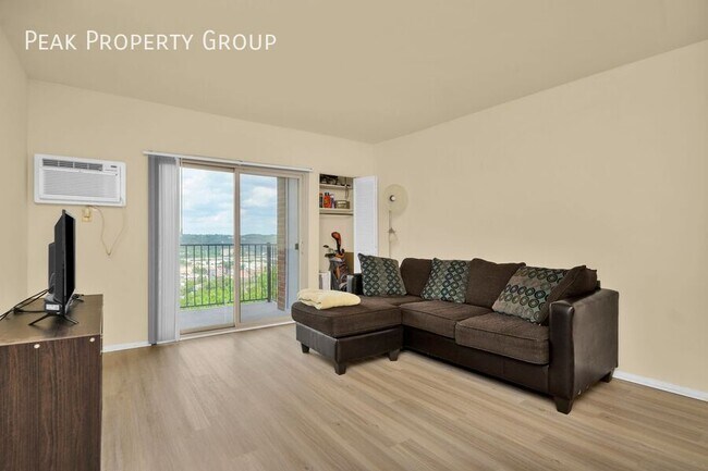 Photo - 2971 Deckebach Ave Unidad 20