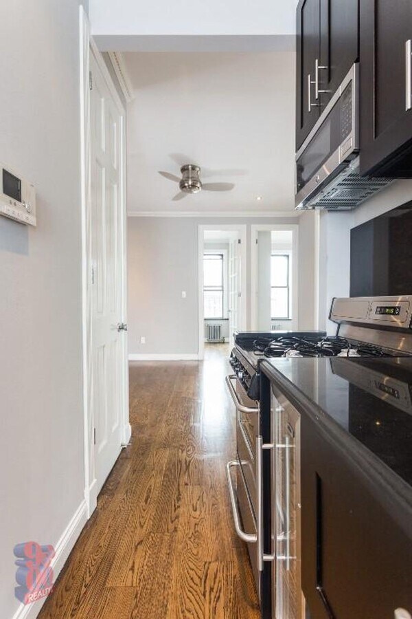 Photo - E 3RD ST. Unidad 1A