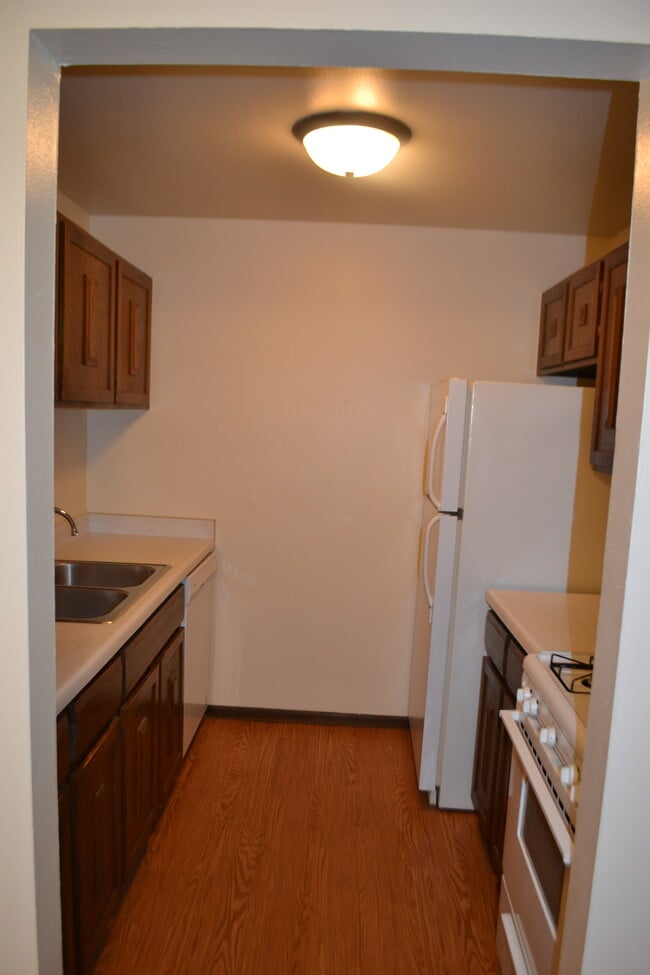 Quail Hollow Apartments