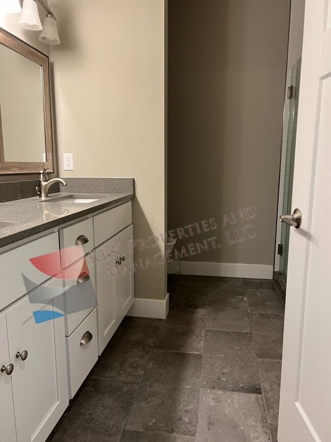 Photo - 637 Country Club Cir