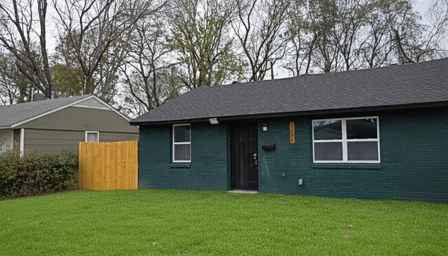 Building Photo - 1796 Wildrose St