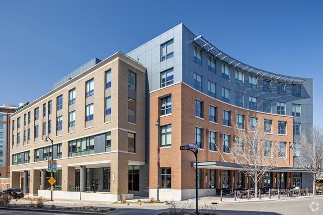 Building Photo - One Uptown