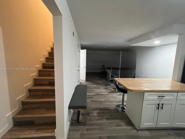 Photo - 1560 NE 151st St