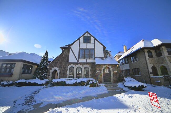 Building Photo - 4421 N Cramer St