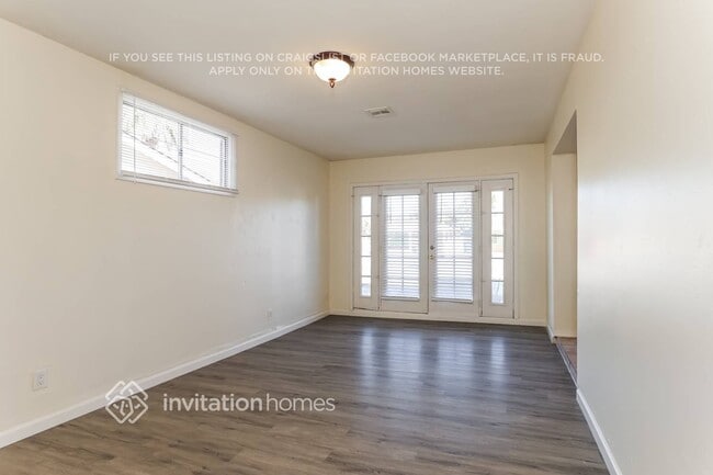 Photo - 3725 E Sheridan St