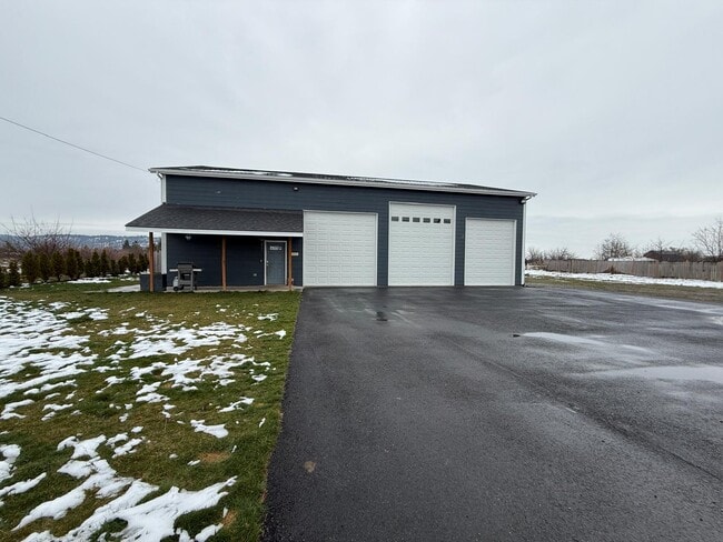 Photo - 24211 E Wellesley Ave Unidad 1 B