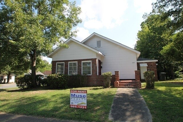 Exclusively Offered by Muse Realty, LLC - Exclusively Offered by Muse Realty, LLC Casa