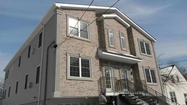 Photo - 110 39th St Apartment Unit 2