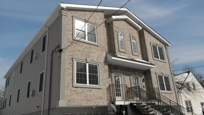Building Photo - 110 39th St Unit 2 Rental