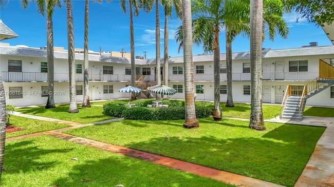 Building Photo - 6211 SW 37th St Unit 108
