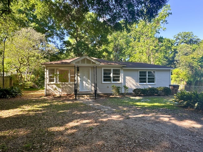 Building Photo - 5207 Azalea Cir S