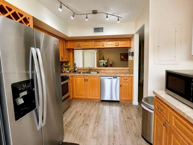 Photo - 9645 SW 152nd Ave