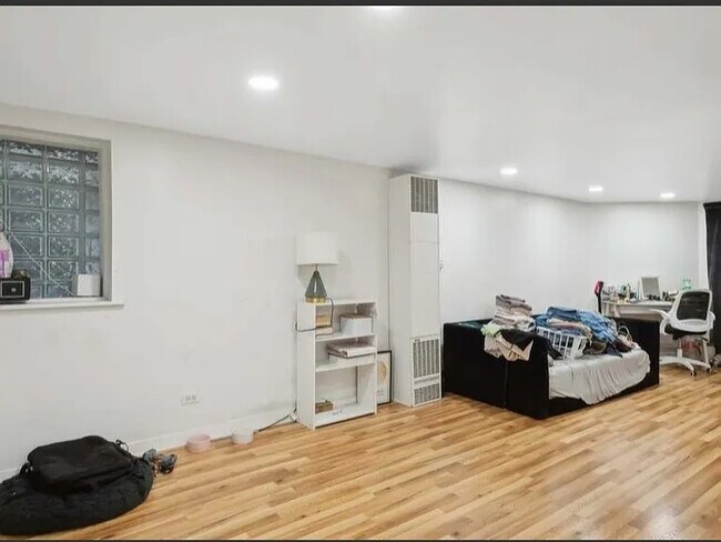 Photo - 1618 W Carmen Ave Unit G