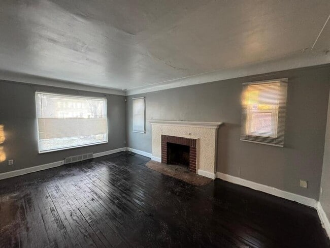 Photo - 15375 Prevost St