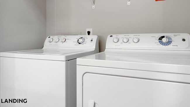 Photo - 2420 Peachtree Rd NW Unidad 1219