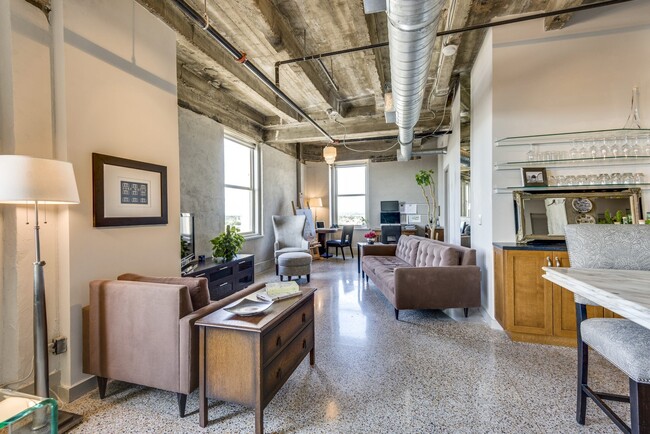 Building Photo - 221 W Lancaster-4242 Unit 4242 Rental