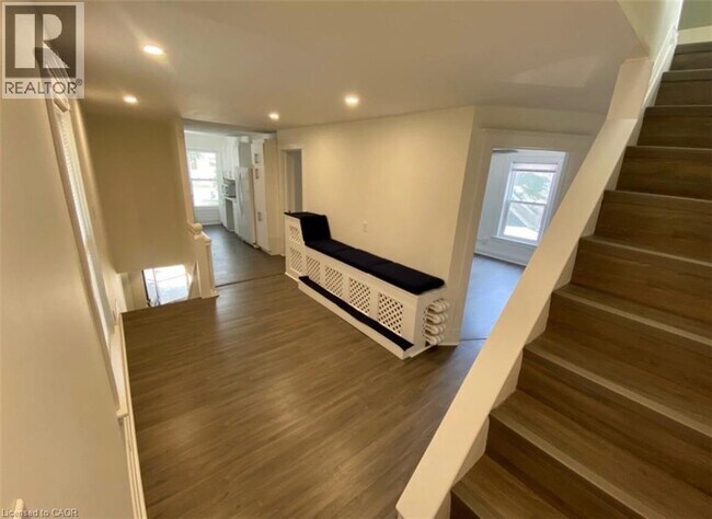 Photo - 54 Cambridge St