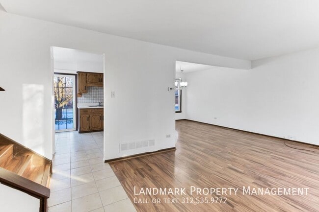 Photo - 18819 Oakwood Ct