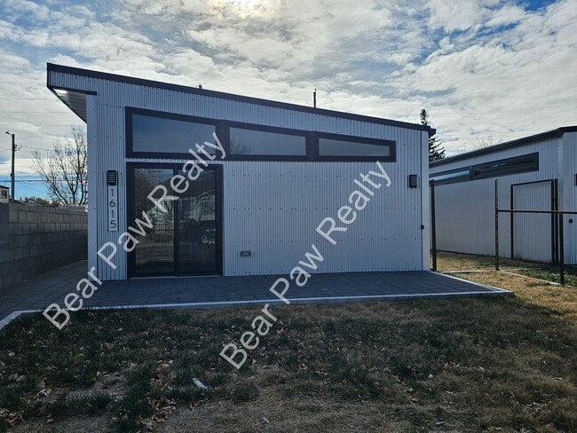 Building Photo - 1615 E 22nd St