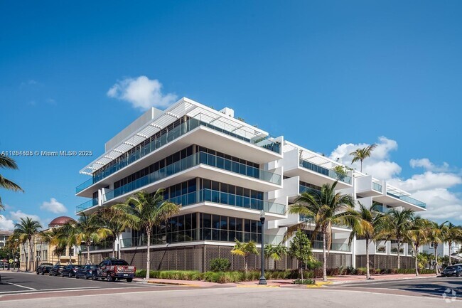 Building Photo - 300 Collins Ave Unit 2D Rental