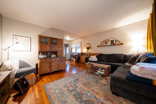 Photo - 3235 S 39th Ave