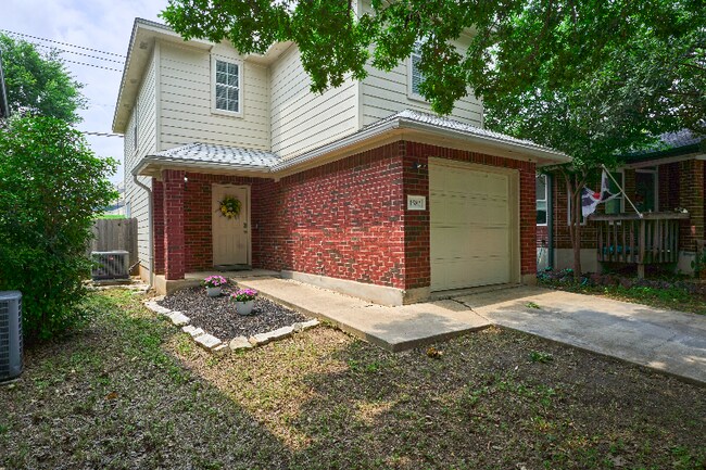 Photo - 1582 Parkfield Cir