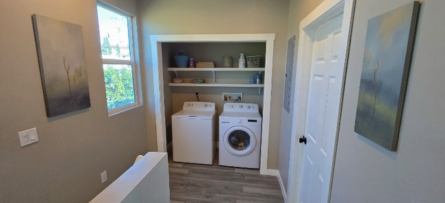 Photo - 10663 Encino Ave