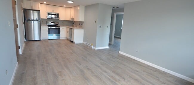 Building Photo - 117 Cross St Unit 1