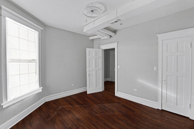 Photo - 5341 S Indiana Ave Unit 5343 -  3