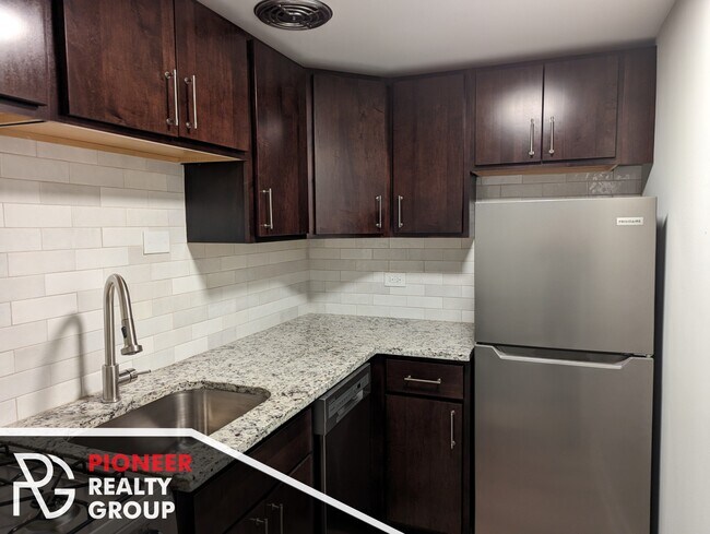 Photo - 456 W Barry Ave Unidad 104