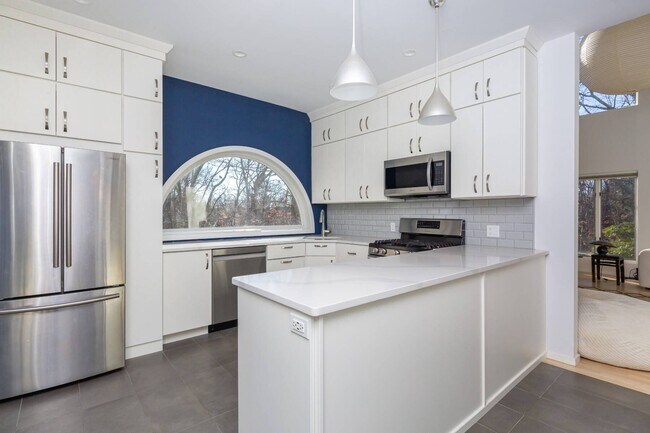 Photo - 94 3 Mile Harbor Hc Rd