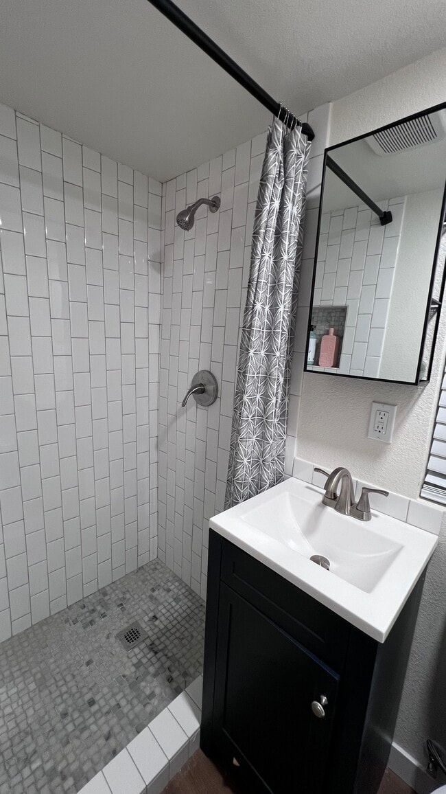 Photo - 558 S 2nd St Unidad Apartment 15