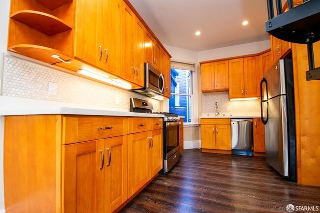 Photo - 205 Bonview St