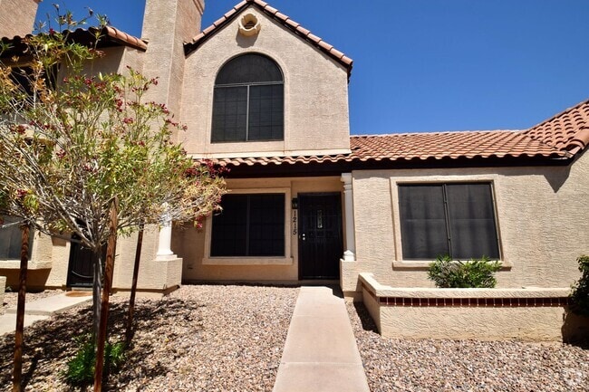 Building Photo - Beautiful 2 bed 2.5 bath Townhouse in Mesa!