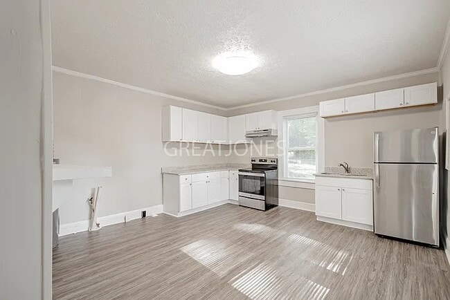 Photo - 1000 3rd Ave