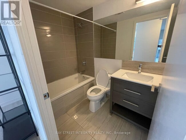 Photo - 28 Wellesley St E Unit 809 MASTER