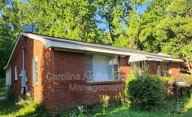 Photo - 1733 Finchley Dr House