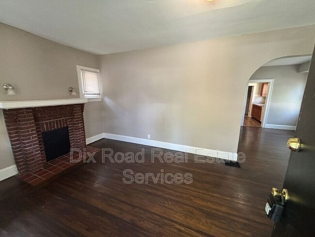 Photo - 3701 Iona Ave