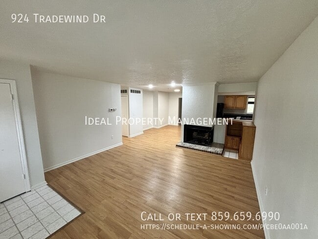 Photo - 924 Tradewind Dr