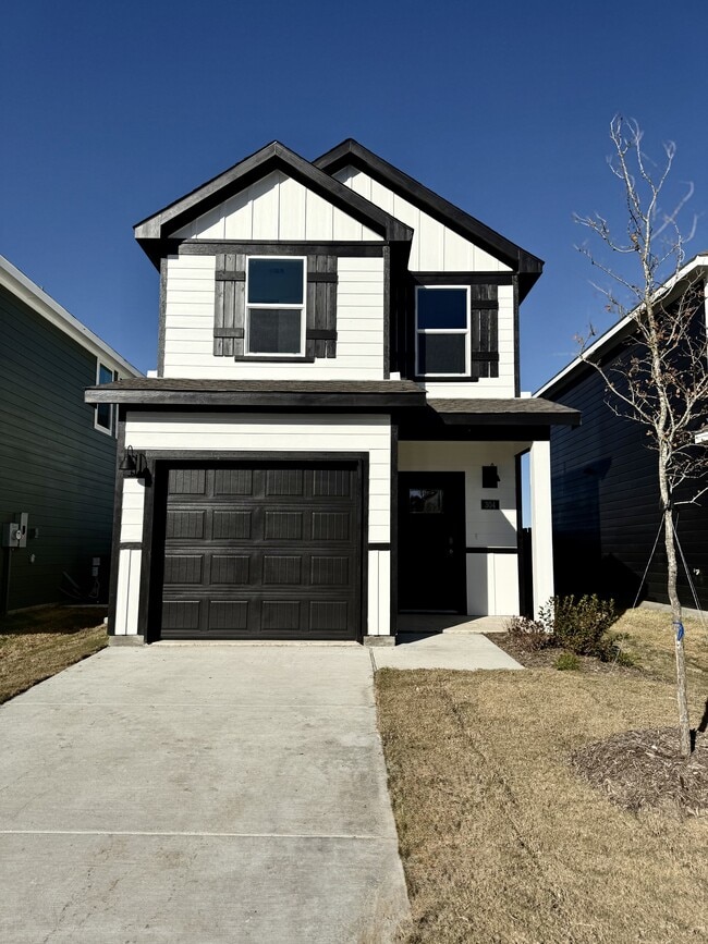 Building Photo - 304 Tall Cedar Wy