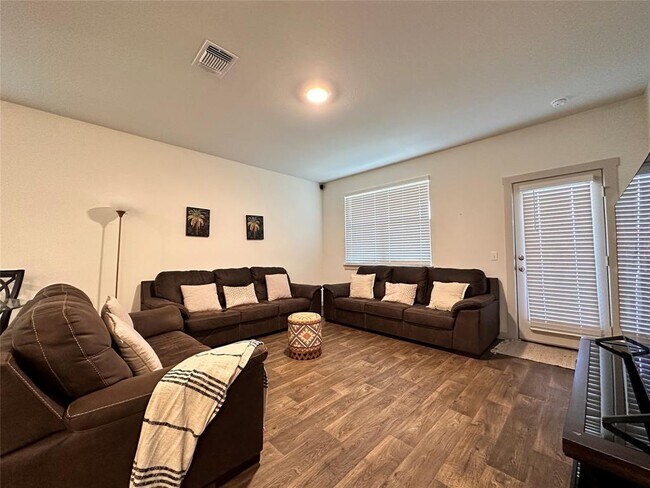 Photo - 630 Concho River Dr