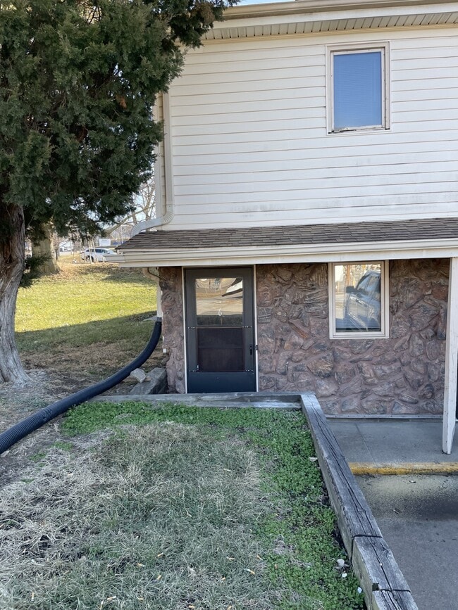 Building Photo - 302 Galvin Rd N Unit 6