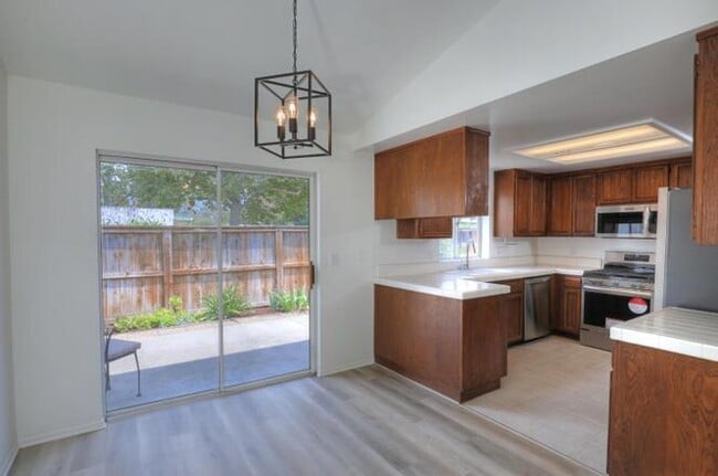 Photo - 6054 Ashley Pl